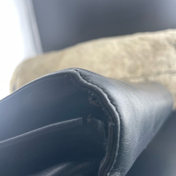 Salvatore Ferragamo Black Leather Wristlet - Picture 6 of 13